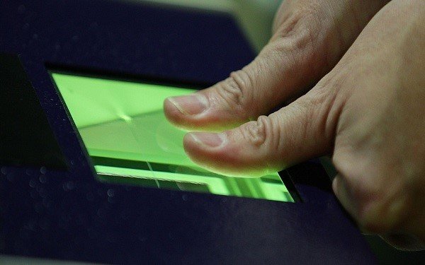 Những điều cần biết về việc chấm công vân tay? 2 cham-cong-van-tay-2