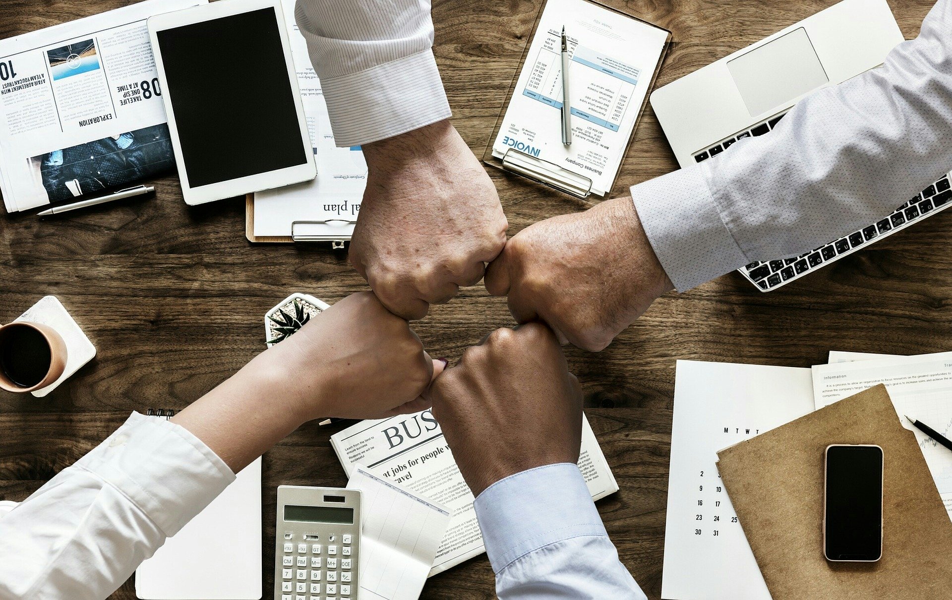Teamwork là gì? 10 Chìa khóa kỹ năng để làm việc nhóm thành công 1 teamwork là gì