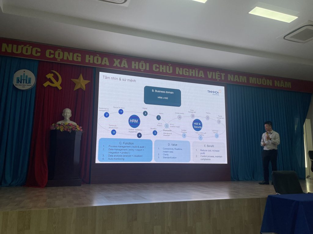 Hợp tác chiến lược - Tinh Hoa Solutions và Trường Đại học Nha Trang 4 Hợp tác chiến lược - Tinh Hoa Solutions và Trường Đại học Nha Trang 4